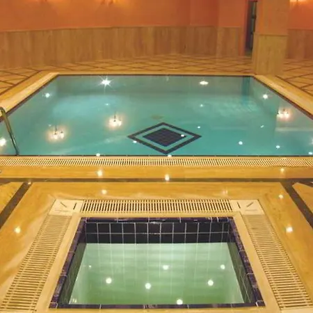 9 On Hotel Istanboel