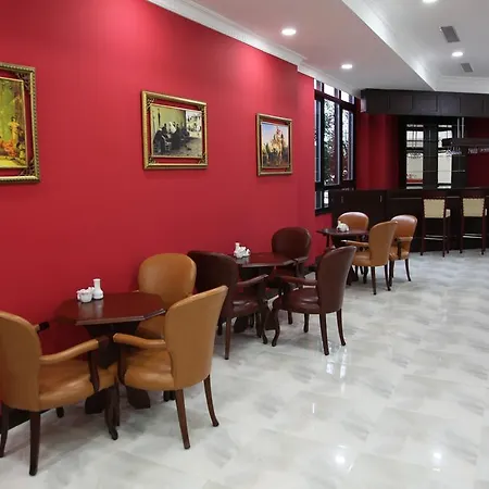 9 On Hotel 4*